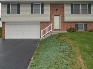 8 Overlook Ln #L-0508, Newmanstown, PA 17073