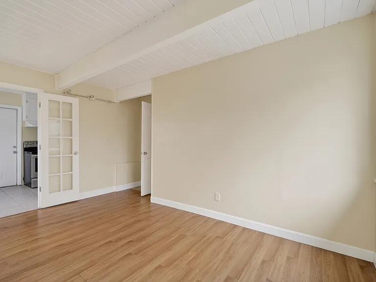 259 Gloria Dr — Photo 3