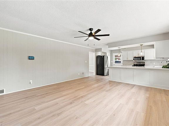3rd image of 3539 New Walkertown Rd