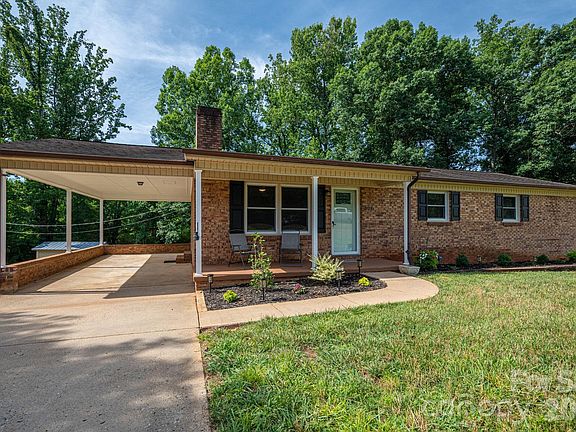 2nd image of 896 Cedarline Dr