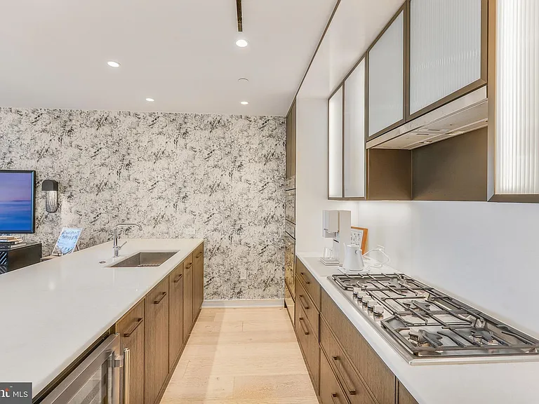 601 Wharf St SW #208 — Photo 15