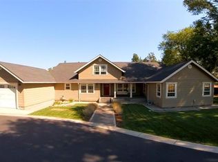 2962 Juniper Ave, Medford, OR 97502