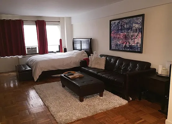 Rented by Warburg | media 7