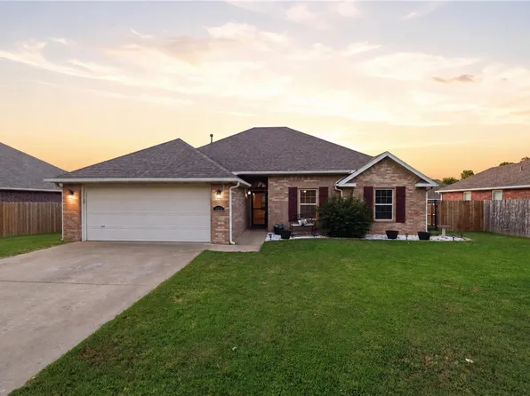 3644 W Clearwood Dr, Fayetteville, AR 72704