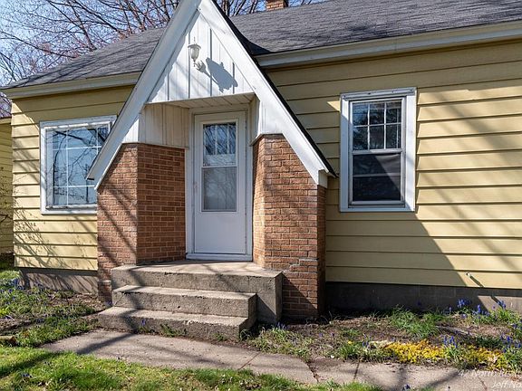 2nd image of 315 52nd St SE