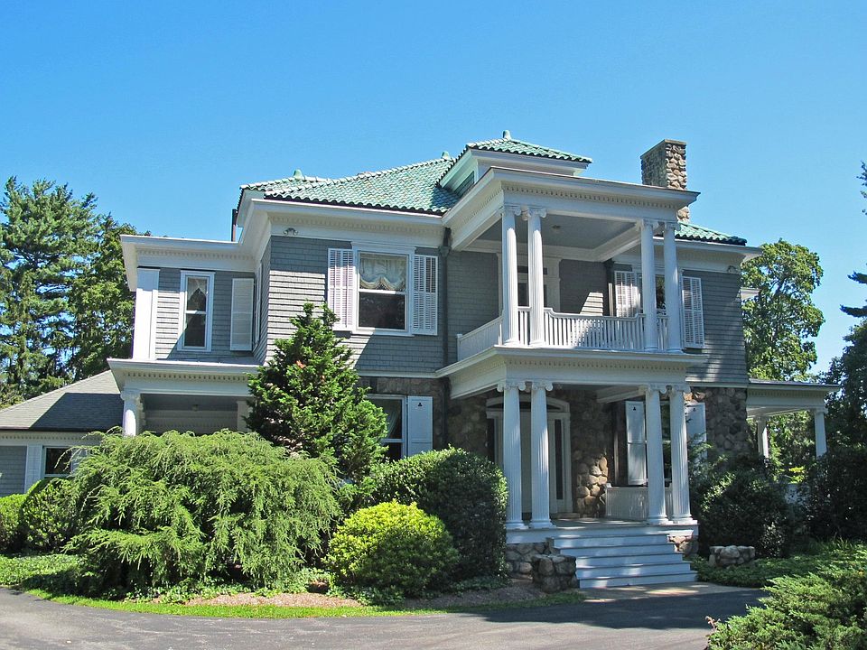 655 Weed St. New Canaan