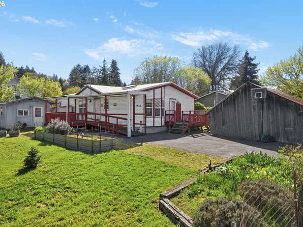 912 Ash St, Brownsville, OR 97327