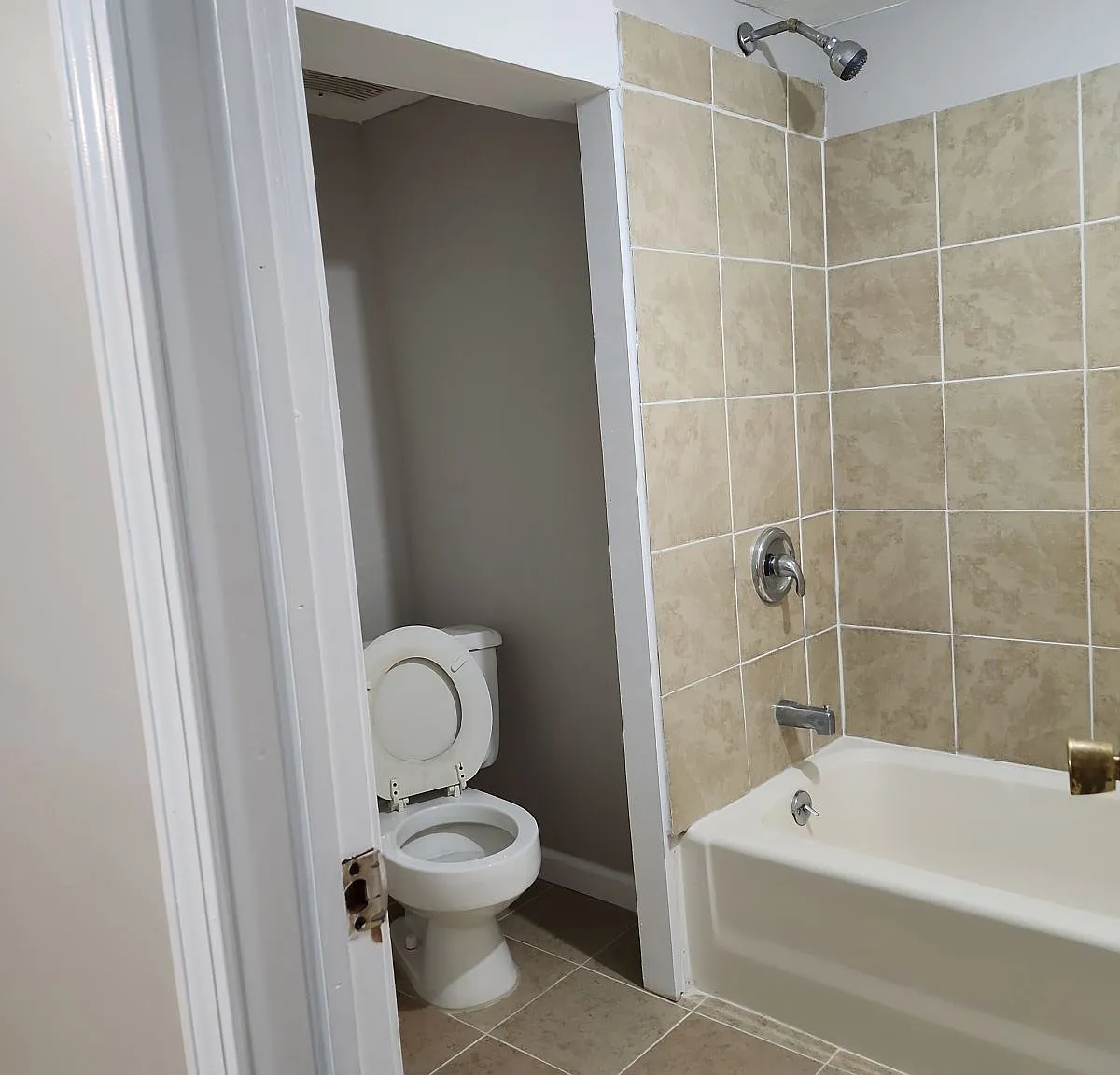 1 bed, 750 sqft, $1,000 — Photo 3
