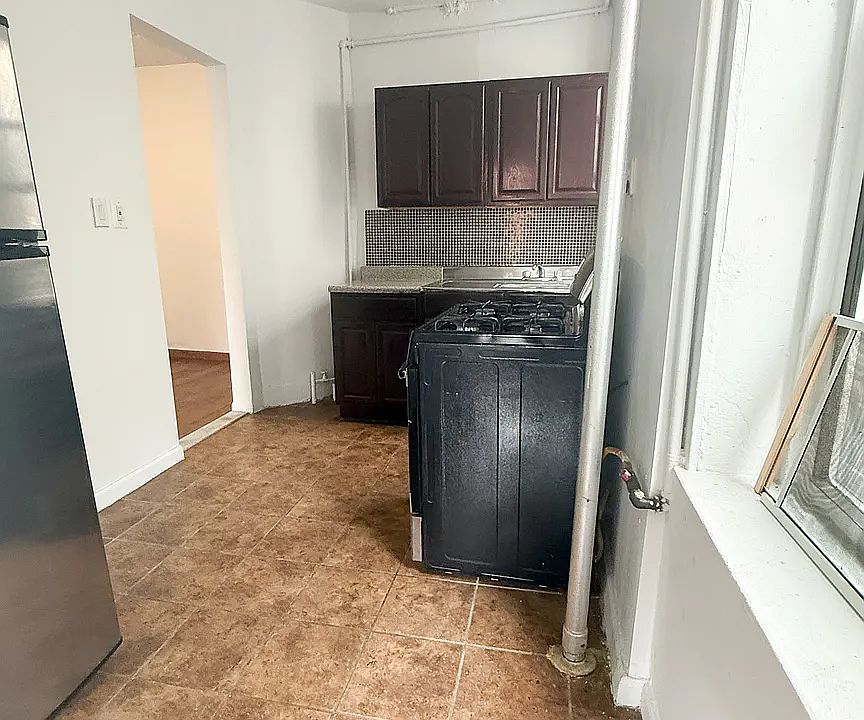 2nd image of 511 W 159th St #15A