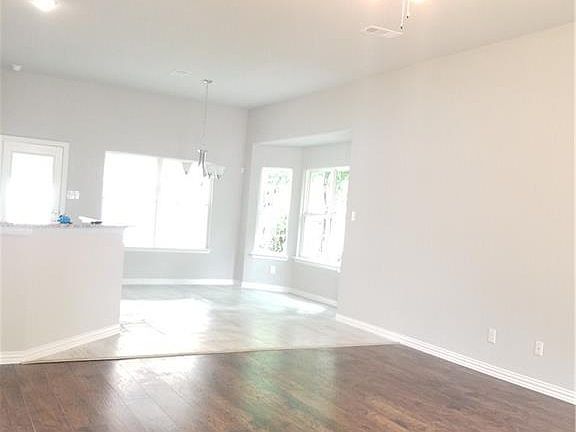 2nd image of 1115 E Hobson Ave