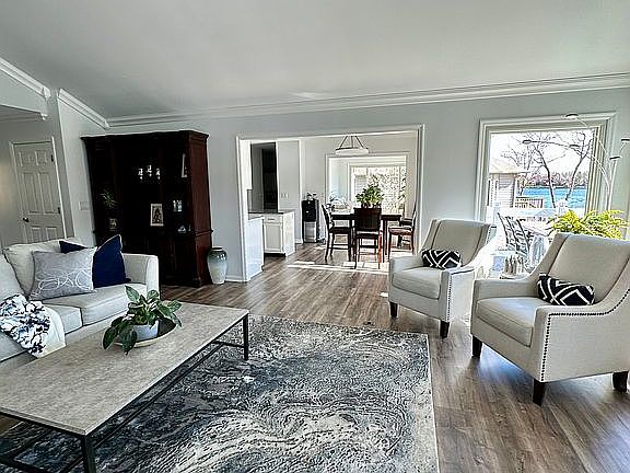 5th image of 16 Motthaven Ct