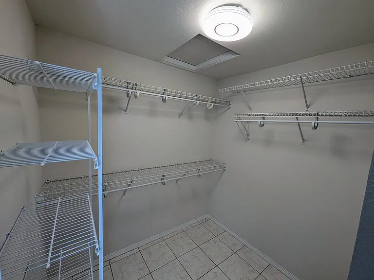 master suite: walk-in closet