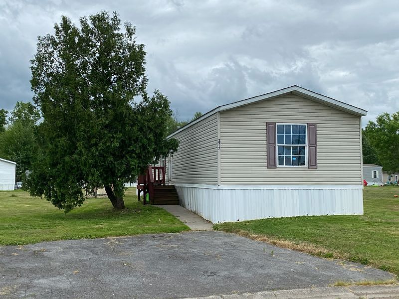 2nd image of 2917 Banbury Ct