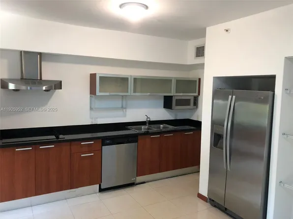 1650 Brickell Ave APT 111, Miami, FL 33129