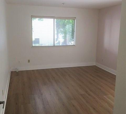 5th image of 3183 Wayside Plz APT 105