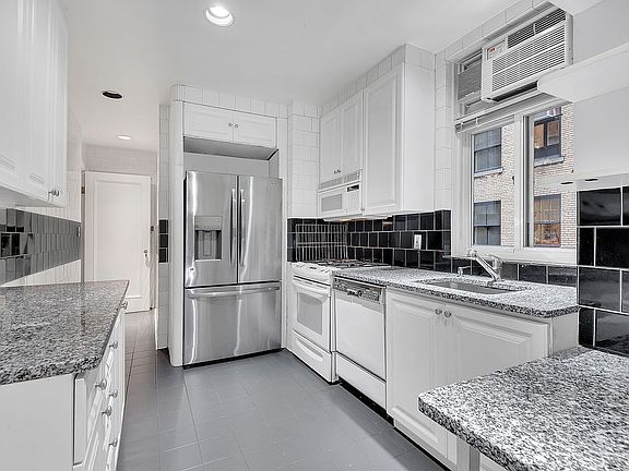 3rd image of 1105 Park Ave #3D