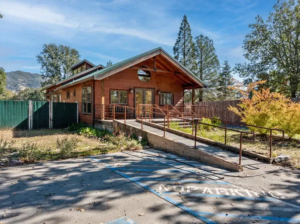 10185 East Road, Redwood Valley, CA 95470