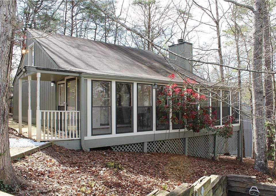 Image 1: Charming Lake View Cottage