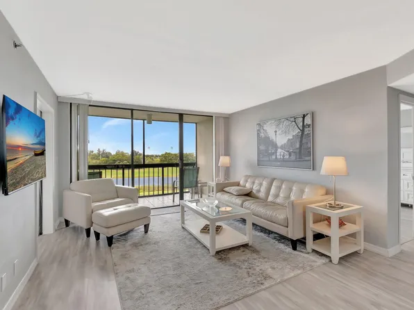 1566 Bridgewood Dr, Boca Raton, FL 33434