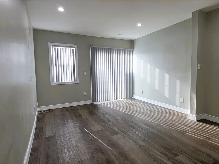 2431 N Lamer St — Photo 18