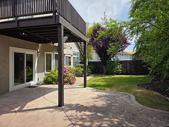 4th image of 3225 Bear Creek Dr