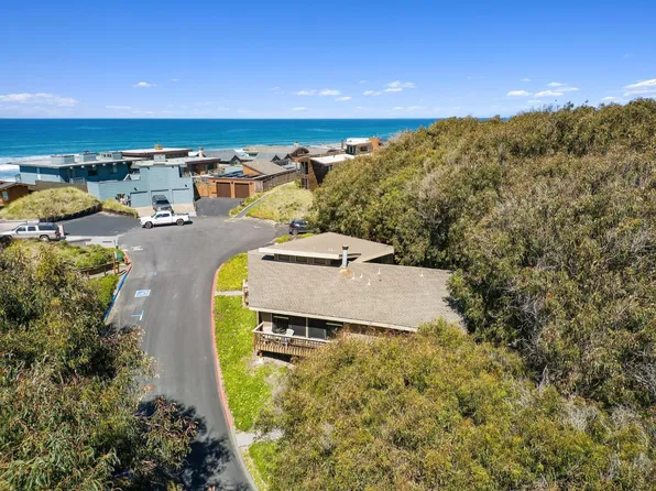 37 Shearwater Ln, Watsonville, CA 95076