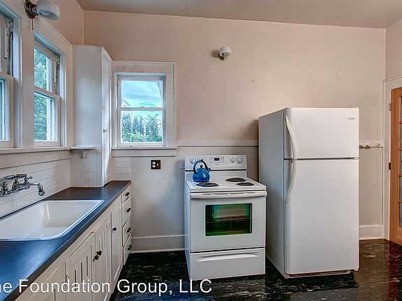 5th image of 1620 16th Ave Unit 4