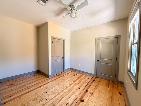4th image of 2537 Main St