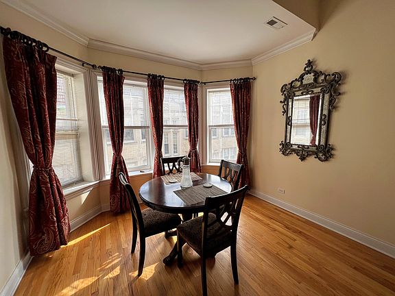 2nd image of 1418 W Lunt Ave #31