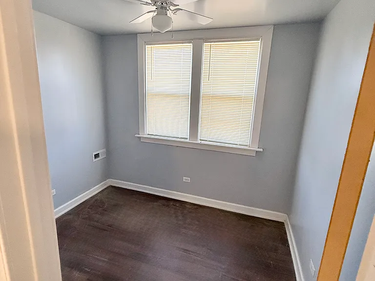 14305 Irving Ave #2 — Photo 7
