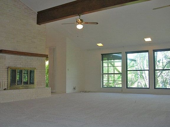 3rd image of 2031 Briarwood Cir
