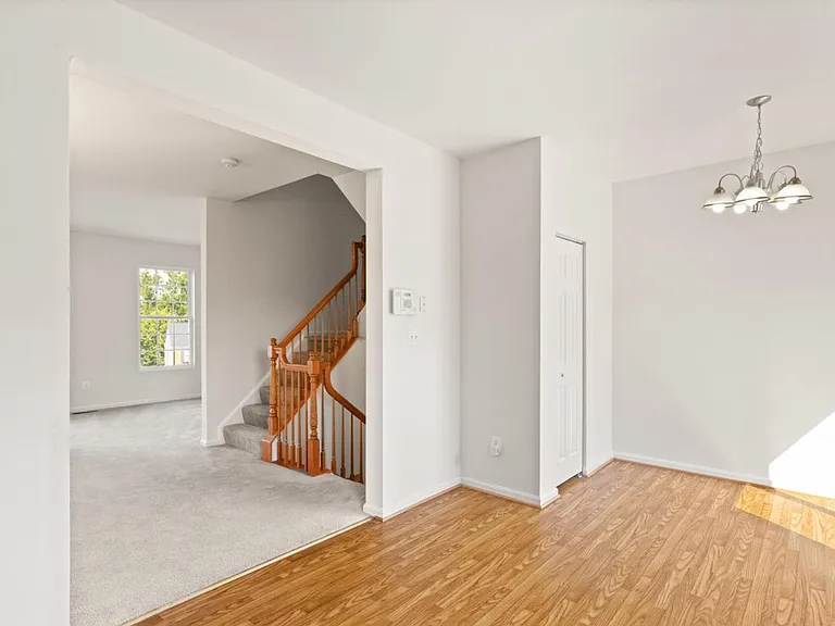 293 Kirby St — Photo 11
