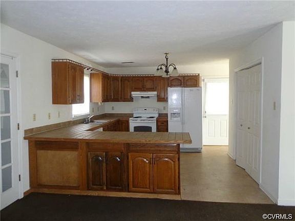 4th image of 407 Sherman Ave