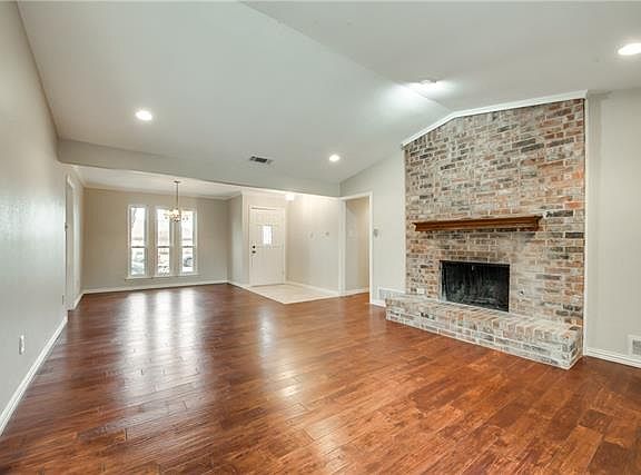 3rd image of 1602 Heather Glen Ct