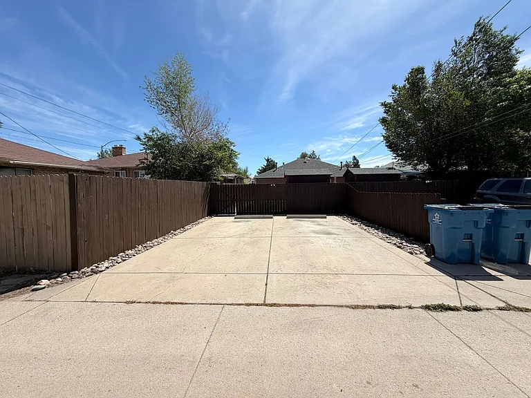 1687 Moline St — Photo 15