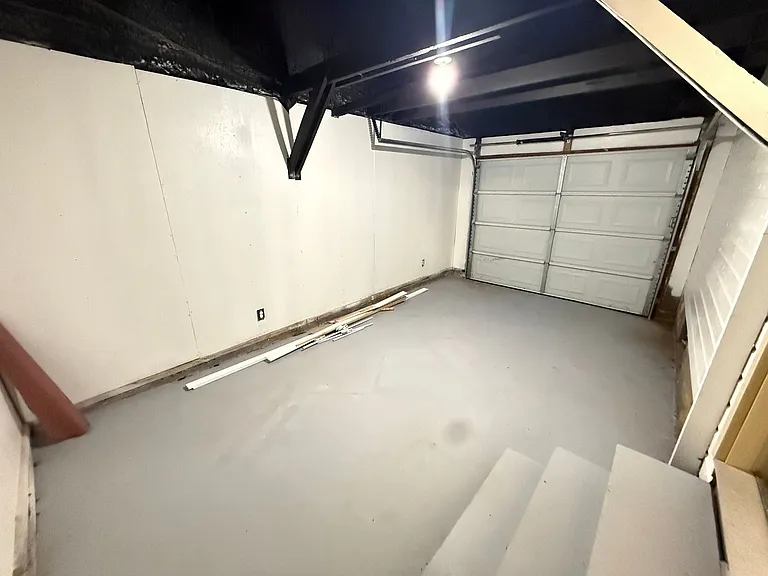 2602 W College St — Photo 11