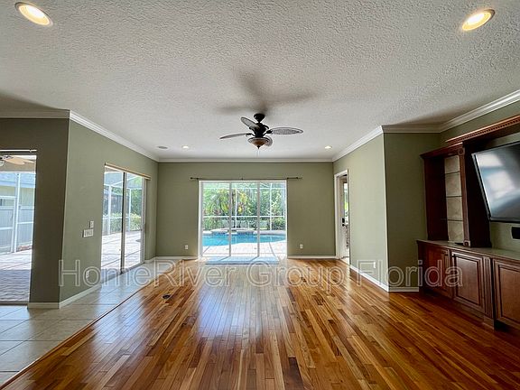 5th image of 11323 Minaret Dr