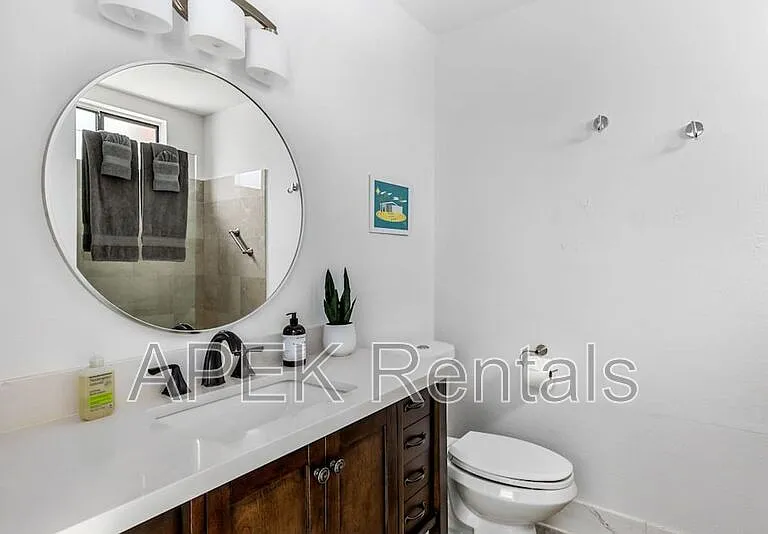 2184 E Powell Rd — Photo 21
