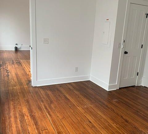 4th image of 9 Hill St #10