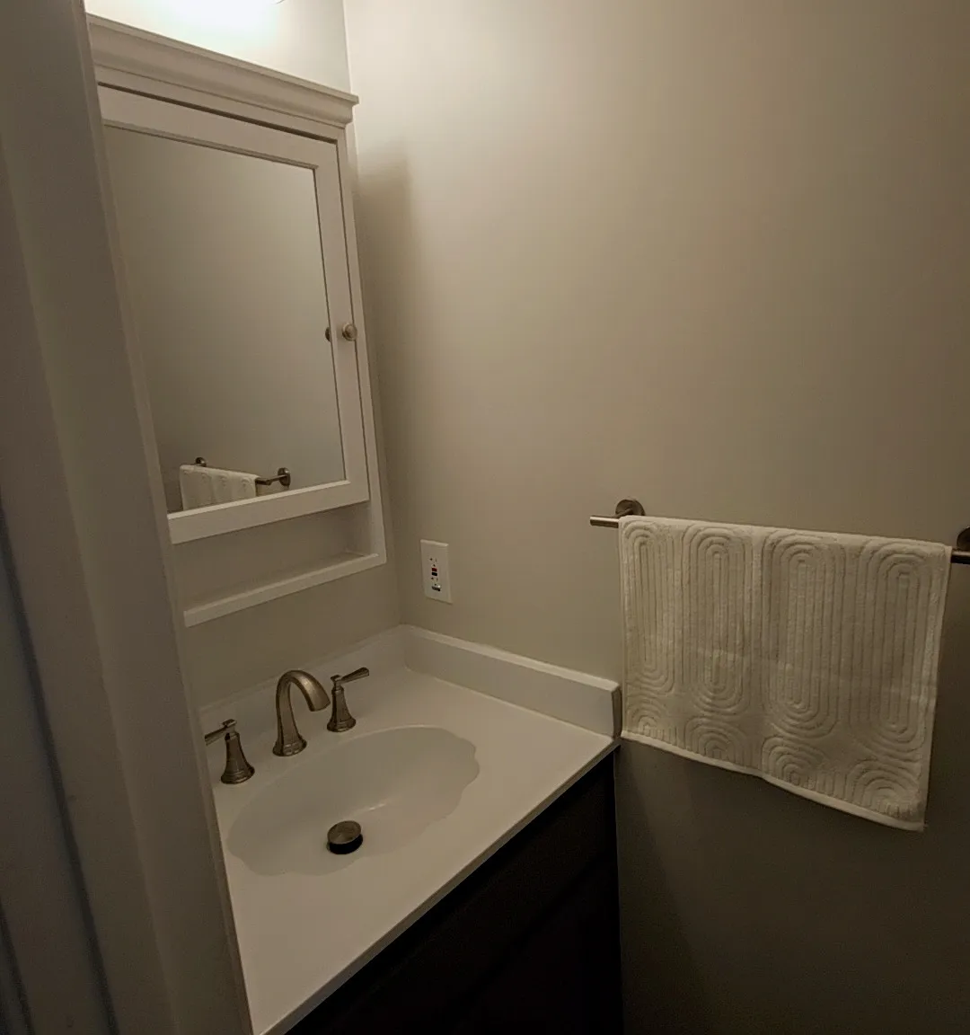 2 bed, 1.5 bath, 1100 sqft, $1,550 — Photo 2