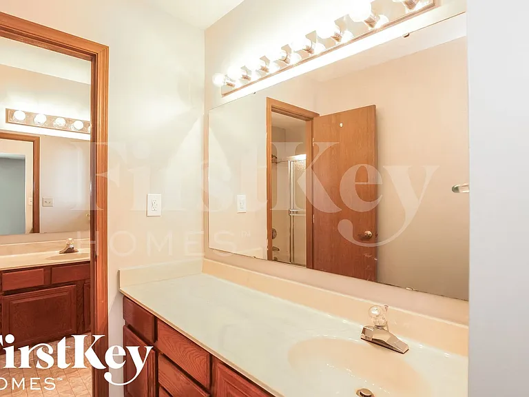 6921 Mapleton Ct — Photo 8