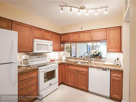3rd image of 2206 S Cypress Bend Dr APT 206