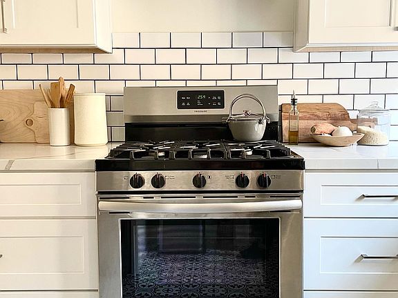 5th image of 8738 Charleville Blvd
