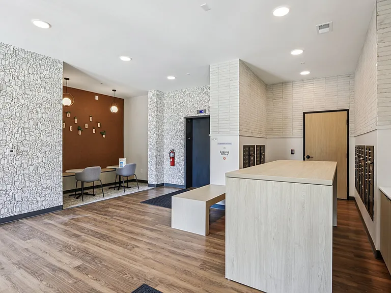 District South — Photo 20