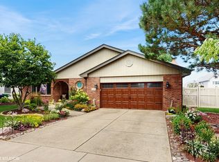 7824 W 157th St, Orland Park, IL 60462