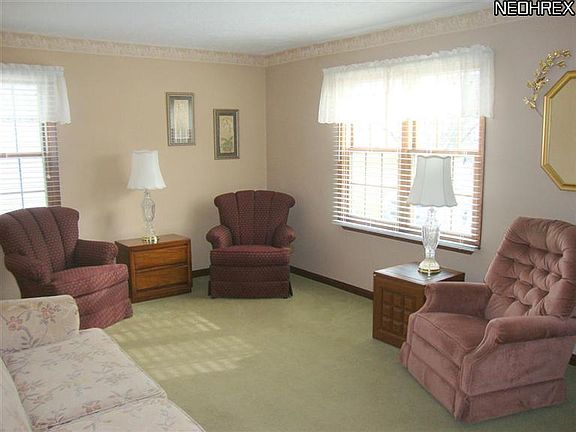4th image of 25251 Richards Dr