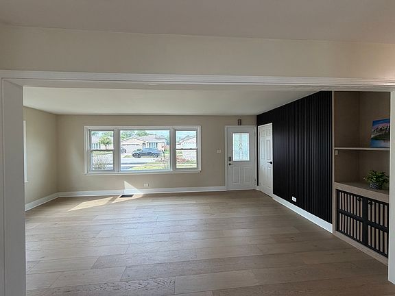 4th image of 6449 W 84th St