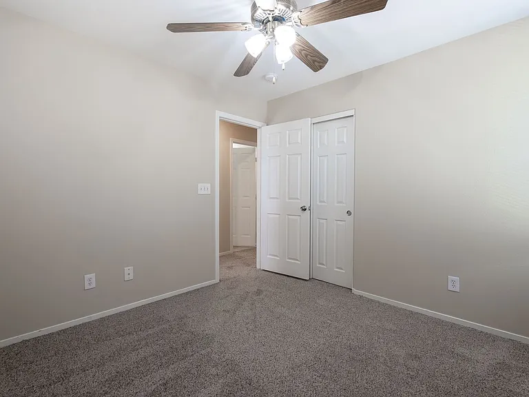 944 Saffex Rose Ave — Photo 31
