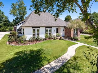 626 Shadow Oak Dr, Baton Rouge, LA 70810