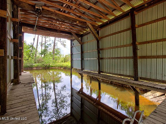 4th image of 16100 Bayou Coco Point Rd